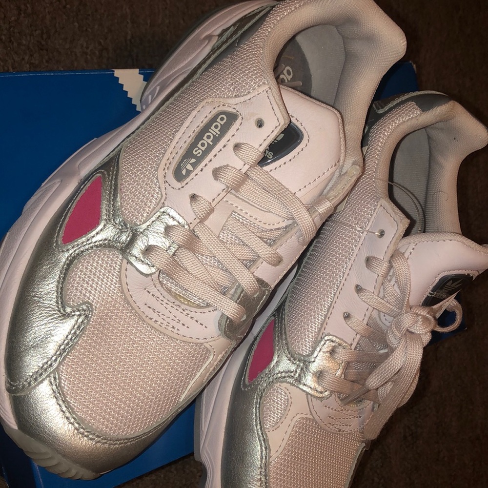 Adidas Falcon